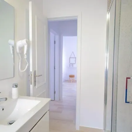 Wave Sun House Nazaré